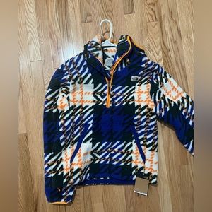 The North Face Mens Campshire Hoodie (Fits a womans oversized medium as well)